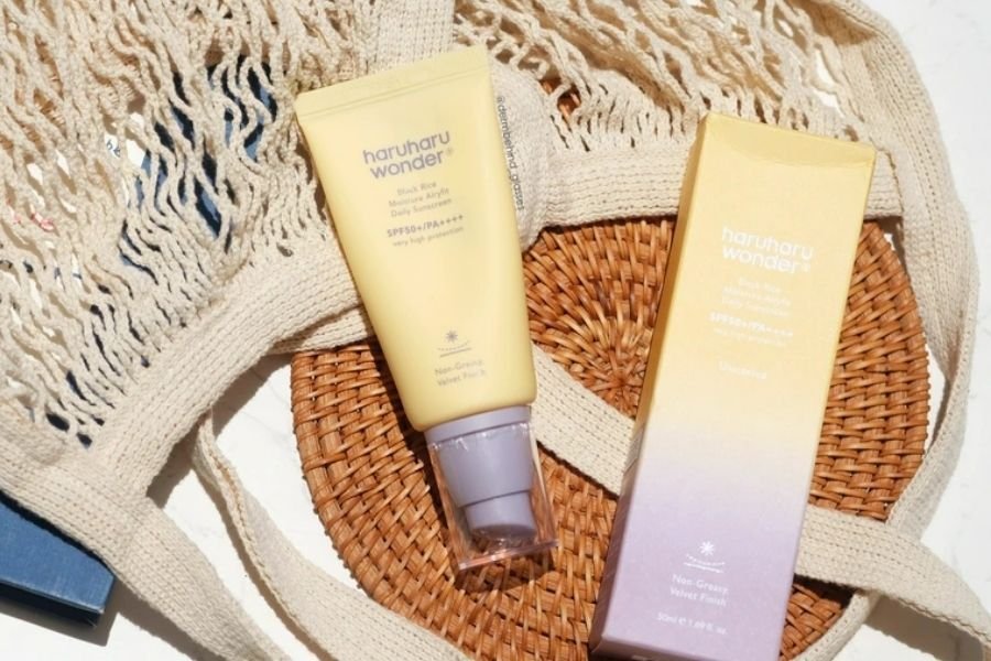 Haruharu Wonder Black Rice Pure Mineral Relief Daily Sunscreen SPF50 2