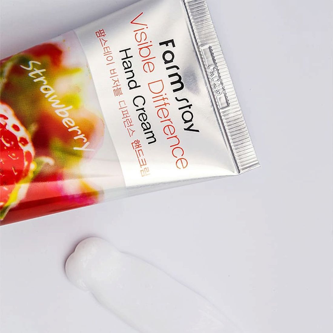 FarmStay Visible Difference Hand Cream Strawberry 4